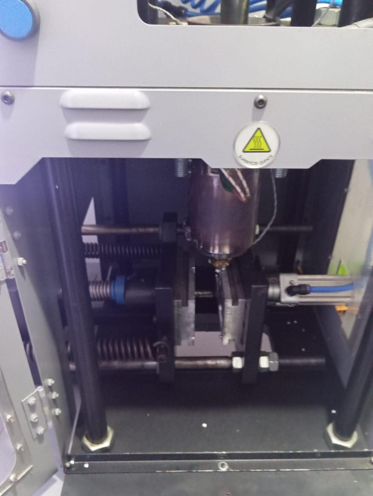 Mini-injetora Vertical 15 ton